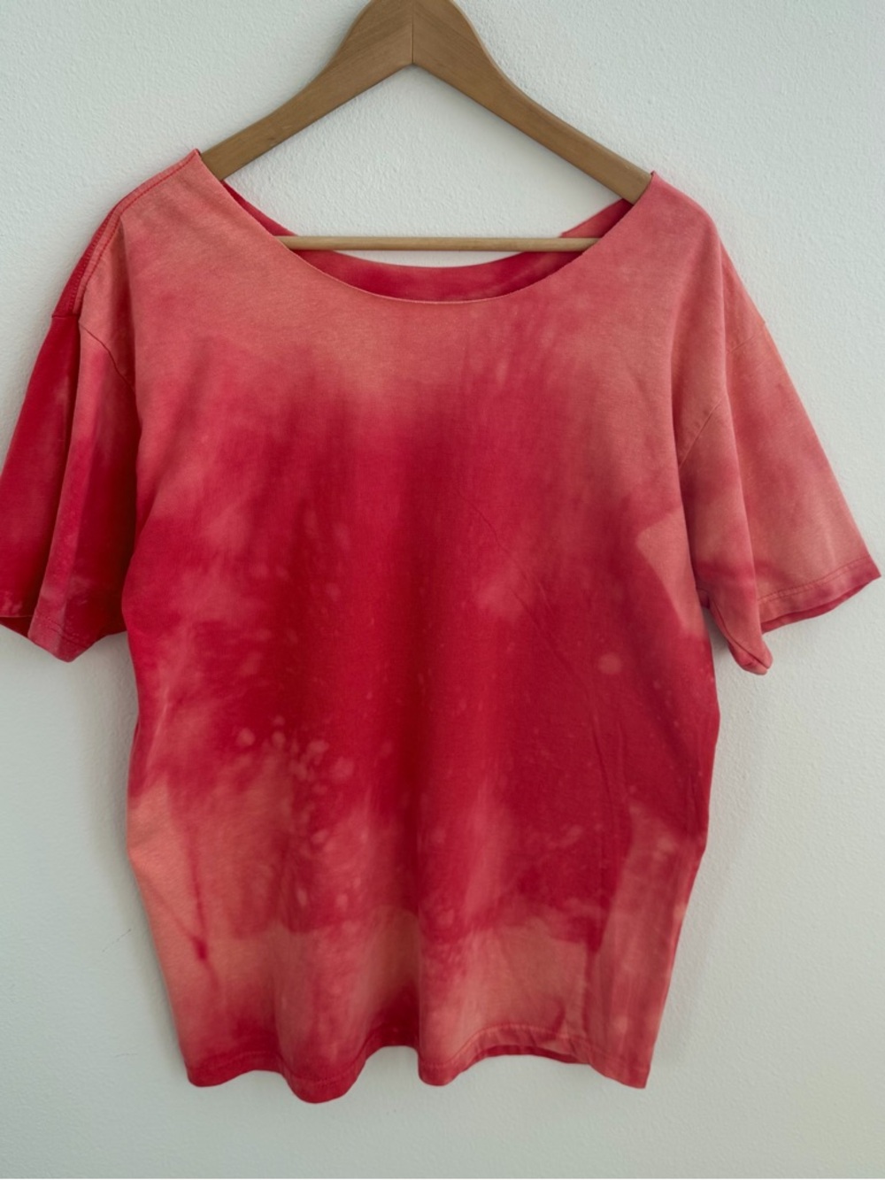 Red and pink coral off-the-shoulder bleached t-shirt